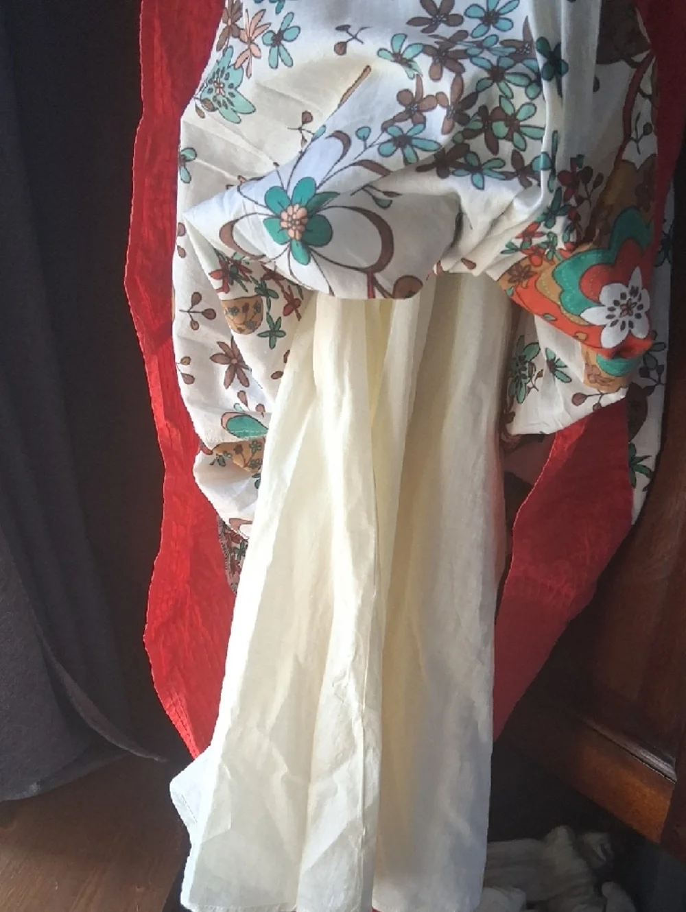 Double Zero Cream Floral Midi Dress with Red Accents - Picture 12 of 12